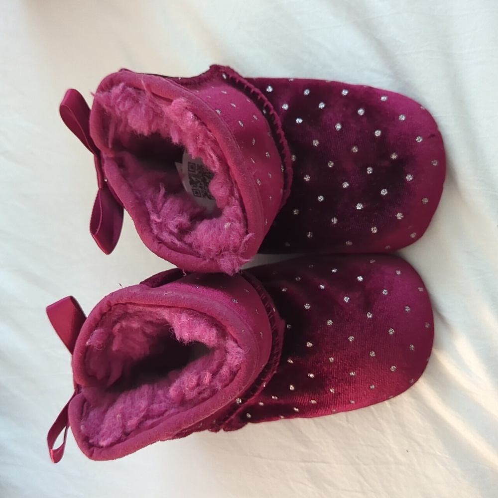 Burgundy UGG boots size 2/3